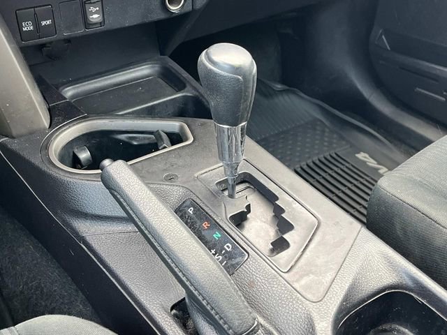 Used 2018 Toyota RAV4 LE image 33