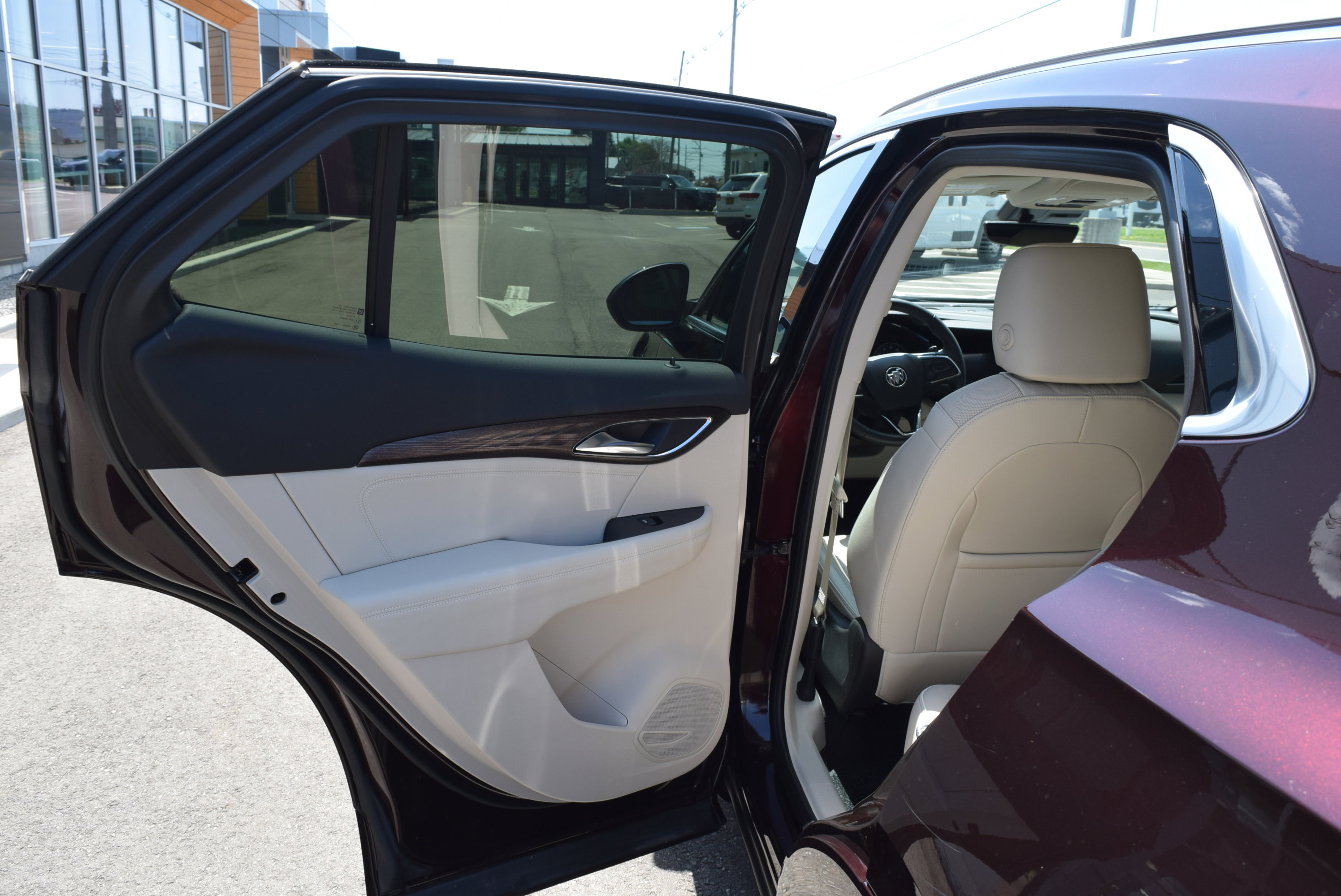Used 2023 Buick Envision Avenir AWD/4WD image 10