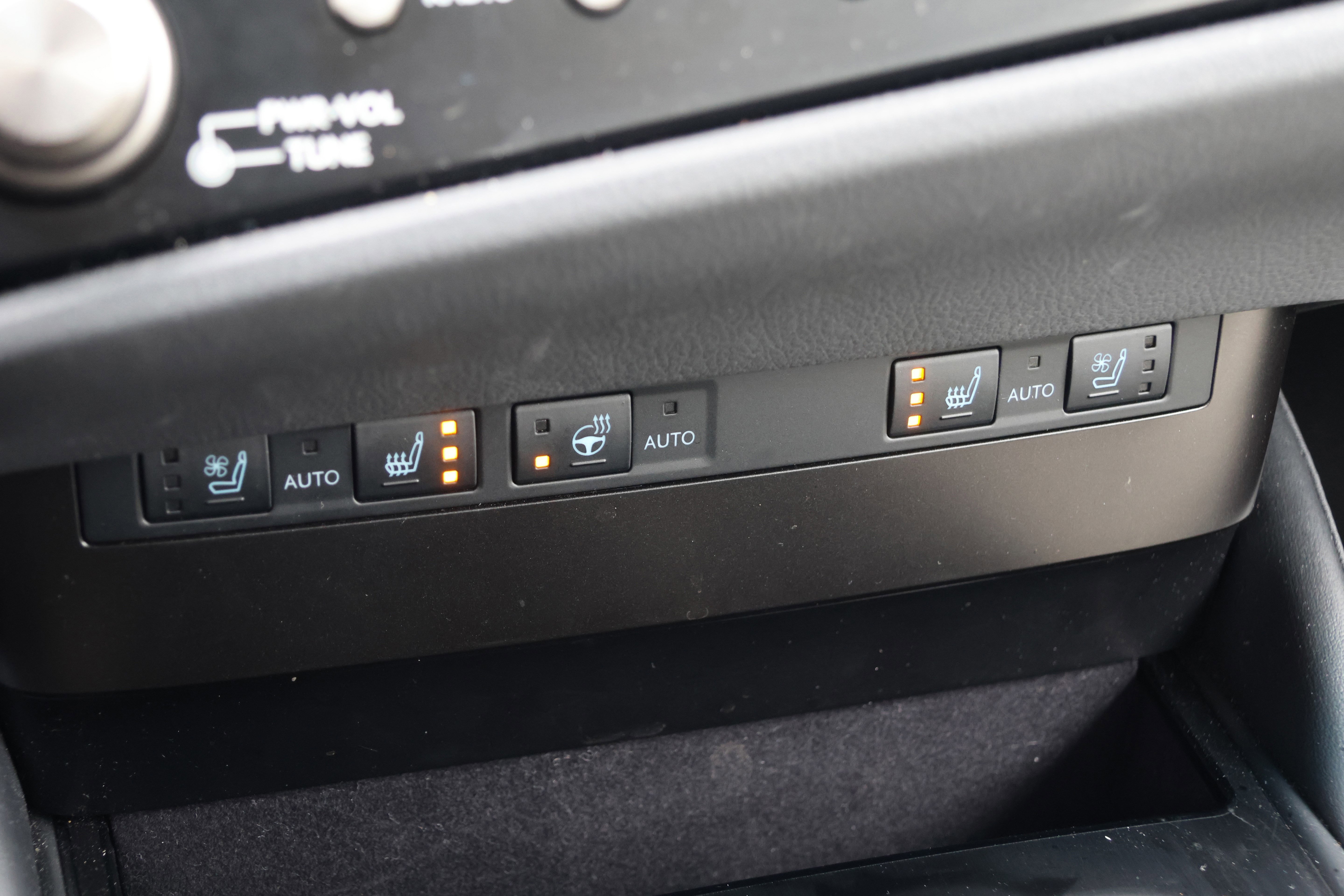 Certified 2025 Lexus ES 350 w/ Premium Package image 25