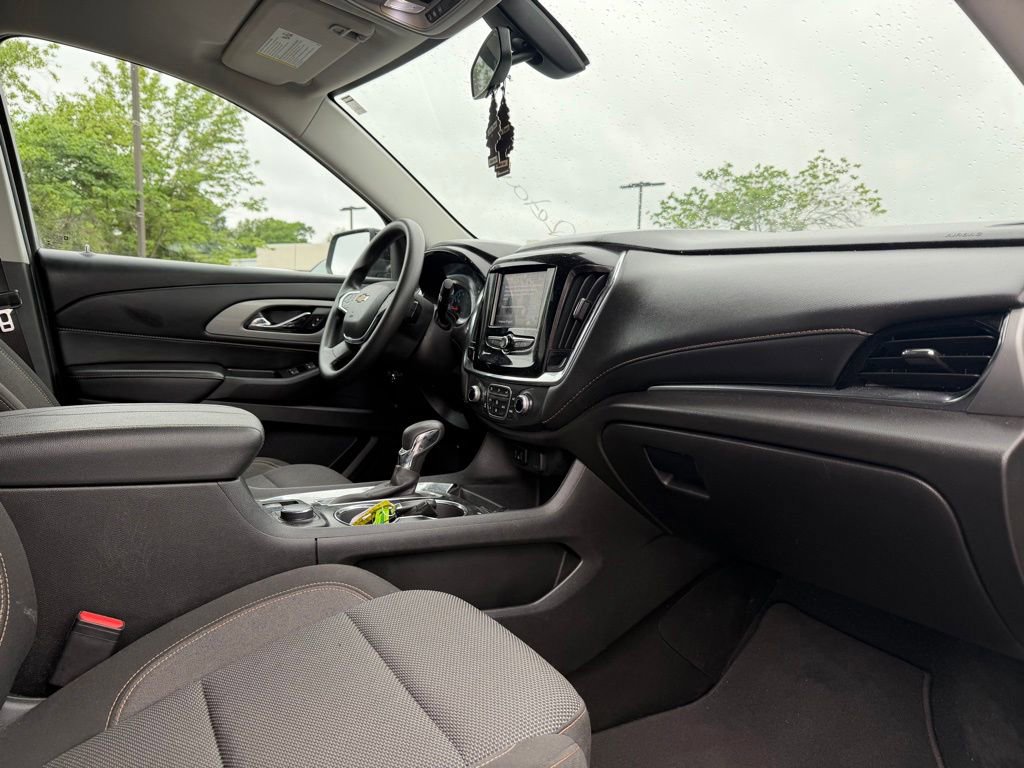 Used 2021 Chevrolet Traverse LS FWD image 31