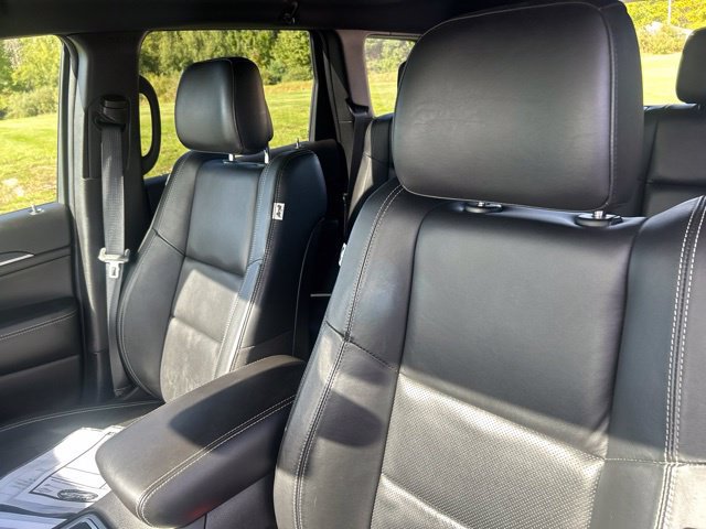 Used 2021 Jeep Grand Cherokee Limited AWD/4WD image 23
