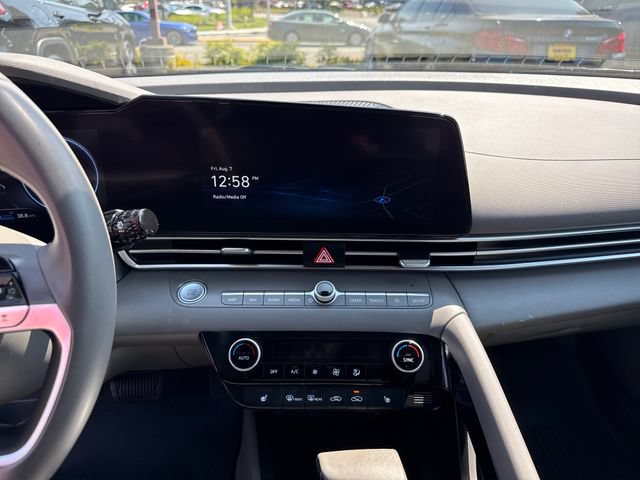 Used 2023 Hyundai Elantra SEL w/ Convenience Package FWD image 22