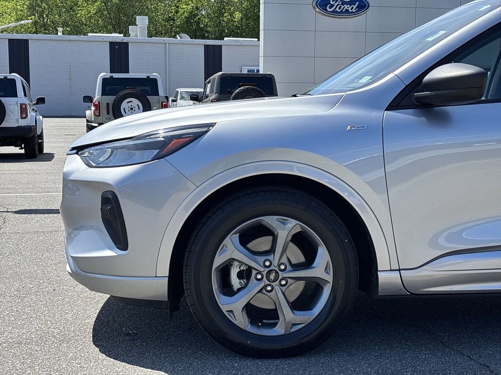 Used 2023 Ford Escape ST-Line w/ Tech Pack #1 FWD image 19