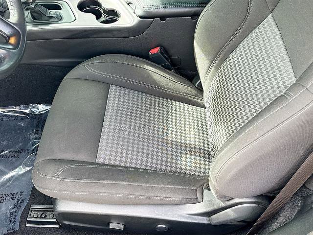 Used 2022 Dodge Challenger SXT w/ Driver Convenience Group image 17