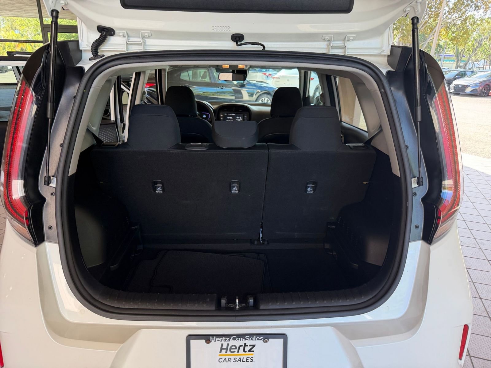 Used 2025 Kia Soul LX w/ LX Technology Package image 25