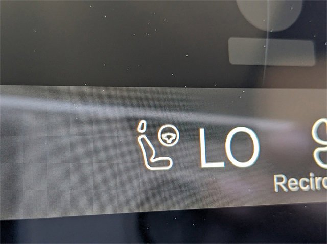 New 2025 Volvo XC90 B6 Core image 25