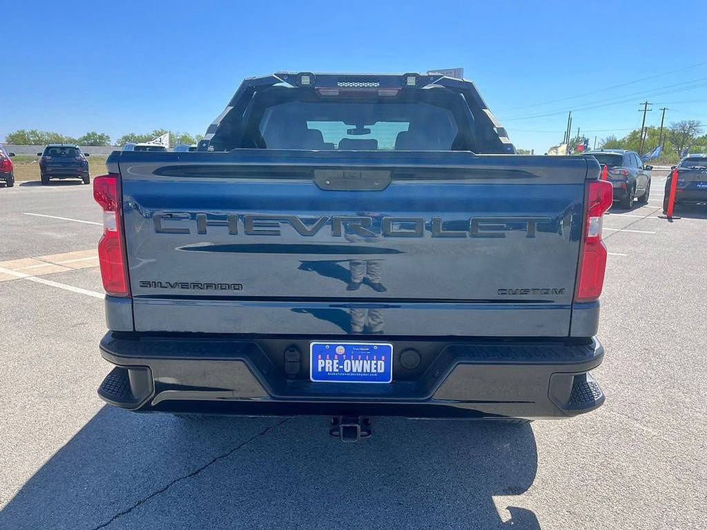 Used 2021 Chevrolet Silverado 1500 Custom Trail Boss w/ LPO, Dark Essentials Package image 4