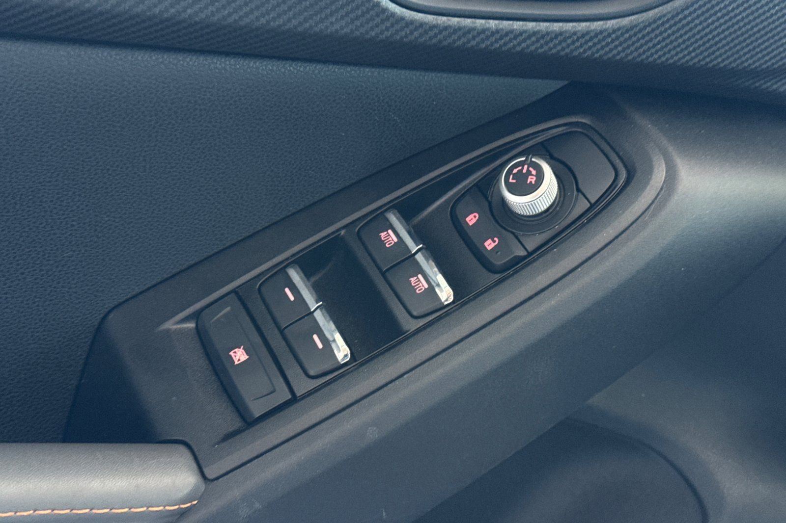 Used 2024 Subaru Crosstrek 2.5i Limited w/ Crosstrek Mirror Package image 13