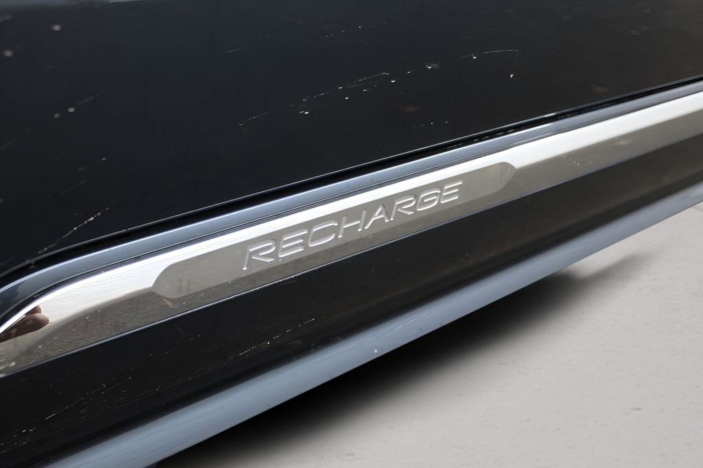 Certified 2024 Volvo XC90 T8 Plus w/ Protection Package image 46