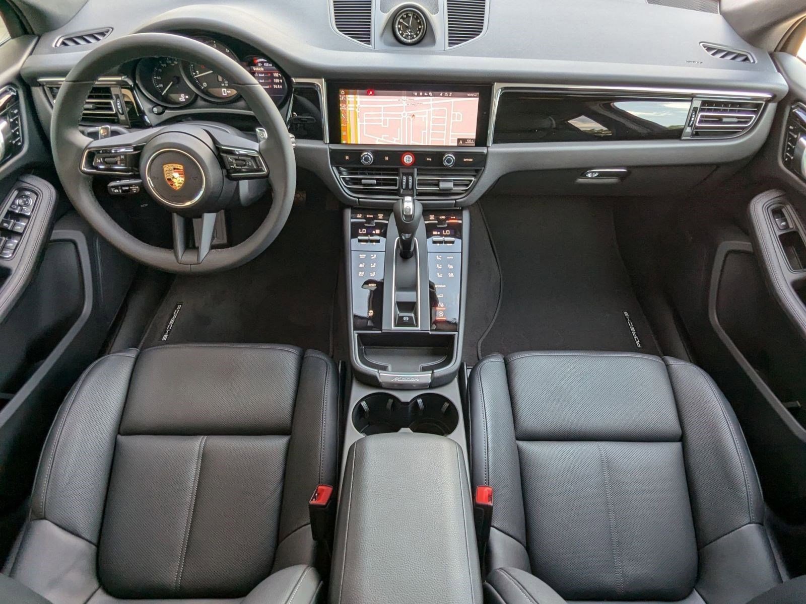 Certified 2025 Porsche Macan image 22