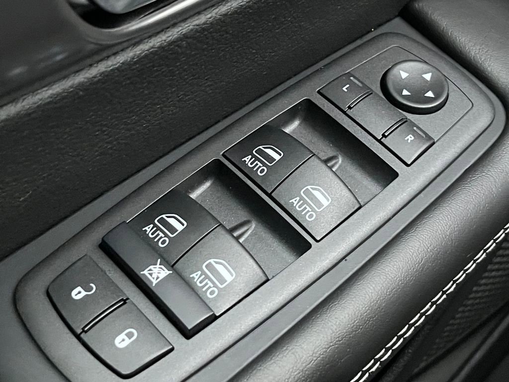 New 2026 Chrysler Pacifica Select image 7