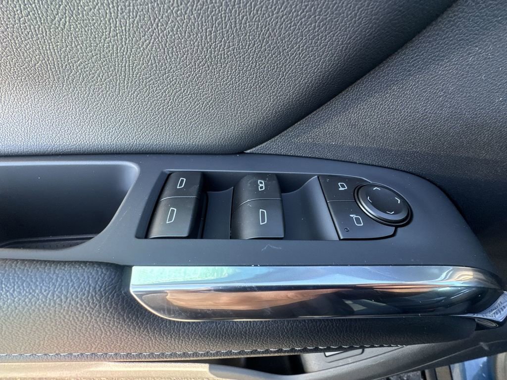 New 2026 Chevrolet Traverse LT image 13