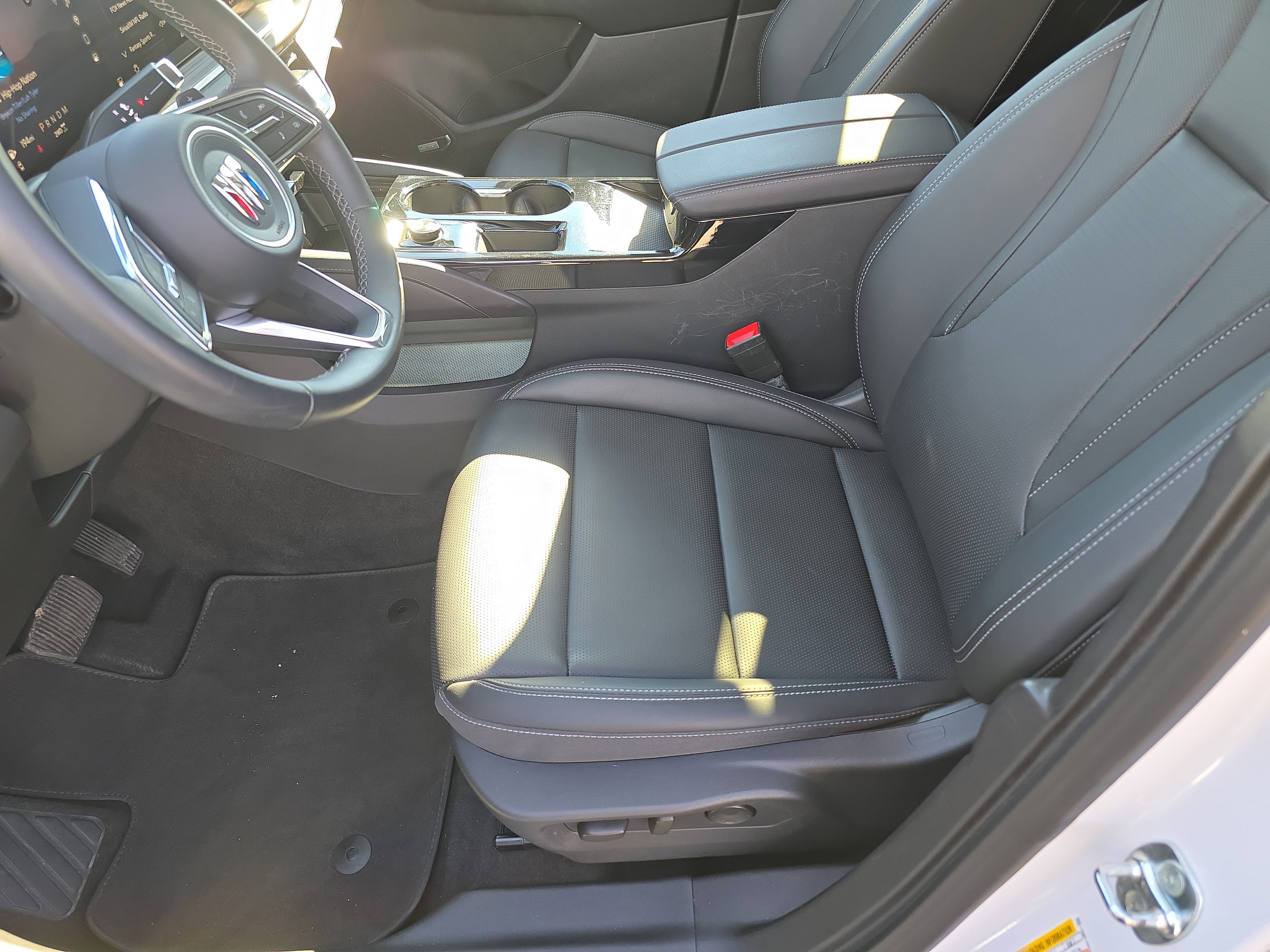 Used 2025 Buick Envision Preferred image 22