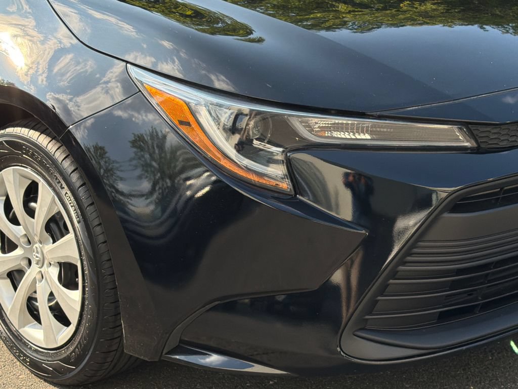 Used 2023 Toyota Corolla LE FWD image 8