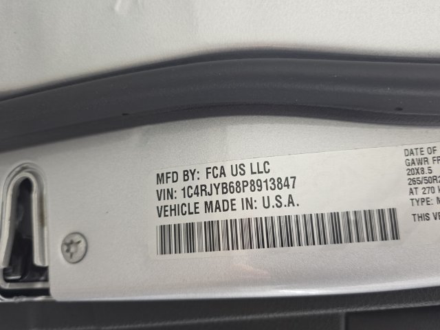 Used 2023 Jeep Grand Cherokee 30th Anniversary AWD/4WD image 10