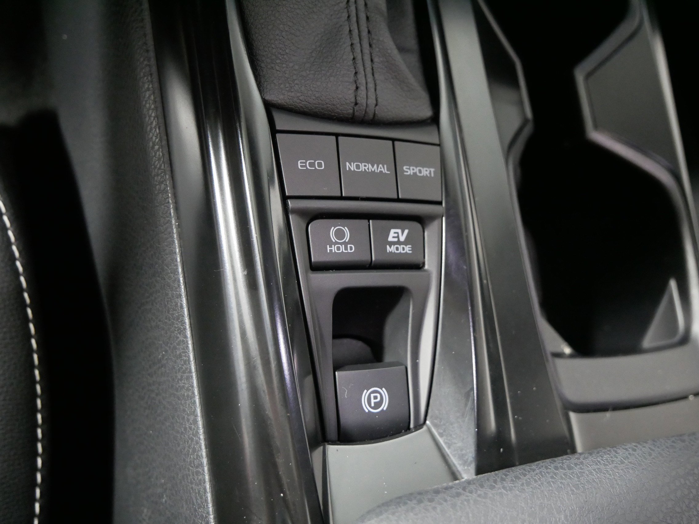 Used 2025 Toyota Camry SE FWD image 30