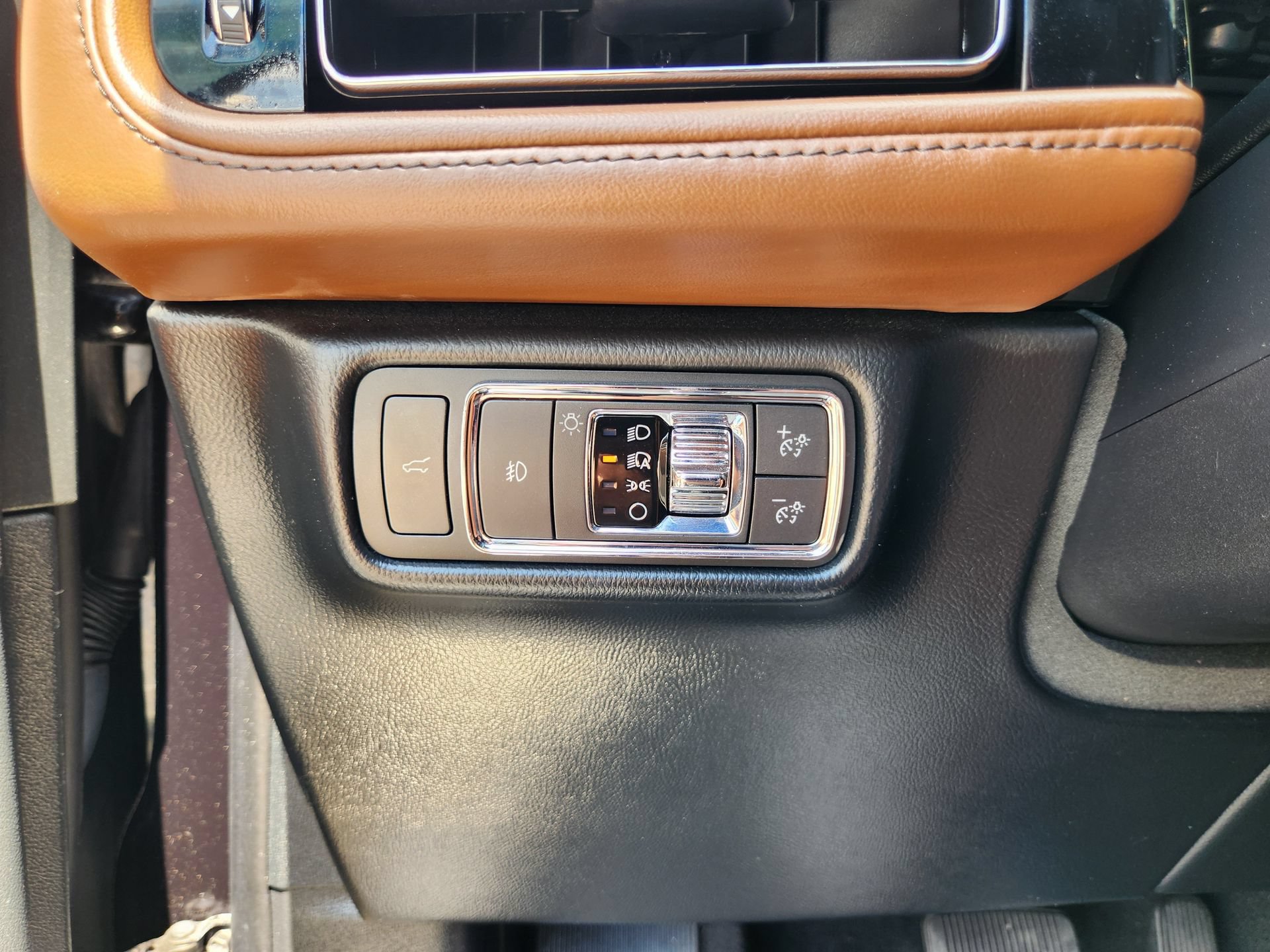 Used 2021 Lincoln Aviator Reserve w/ Equipment Group 201A RWD image 23