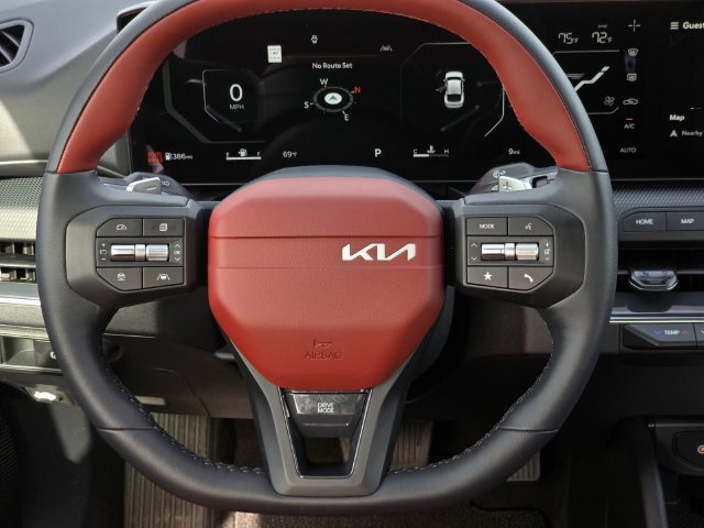 New 2026 Kia K4 GT-Line Turbo w/ GT-Line Premium Package FWD image 17