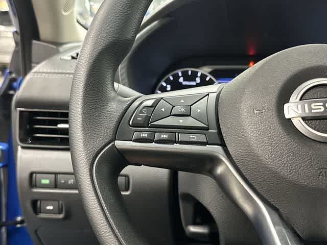 Used 2024 Nissan Sentra SV FWD image 17