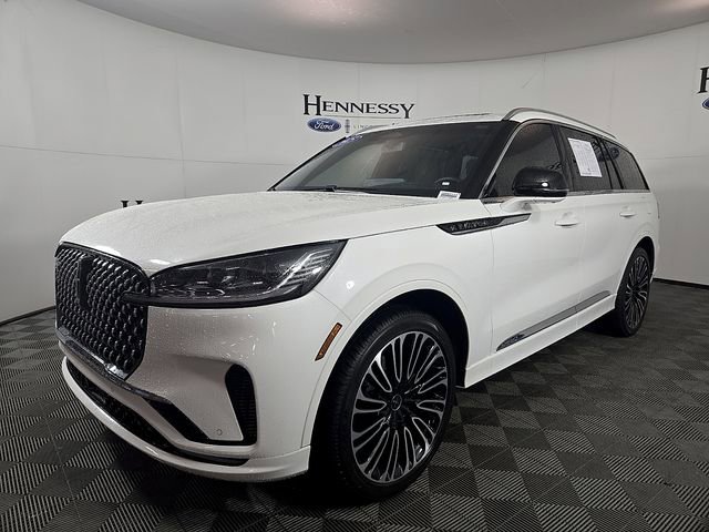 Used 2025 Lincoln Aviator Black Label AWD/4WD image 2
