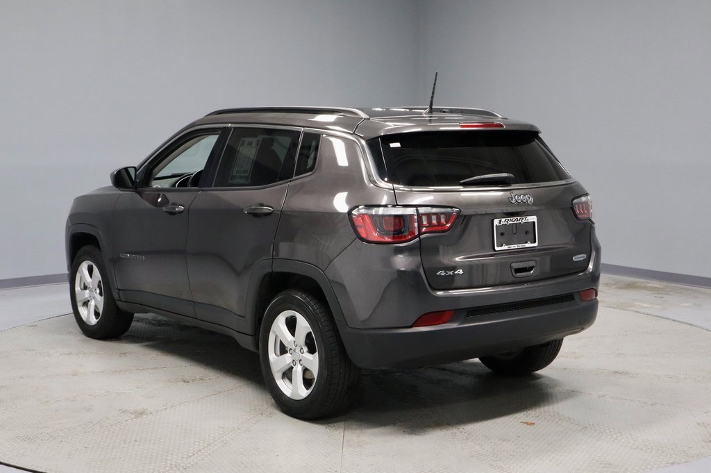 Used 2017 Jeep Compass Latitude w/ Cold Weather Group image 9