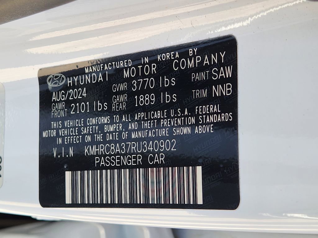 Used 2024 Hyundai Venue Limited image 32