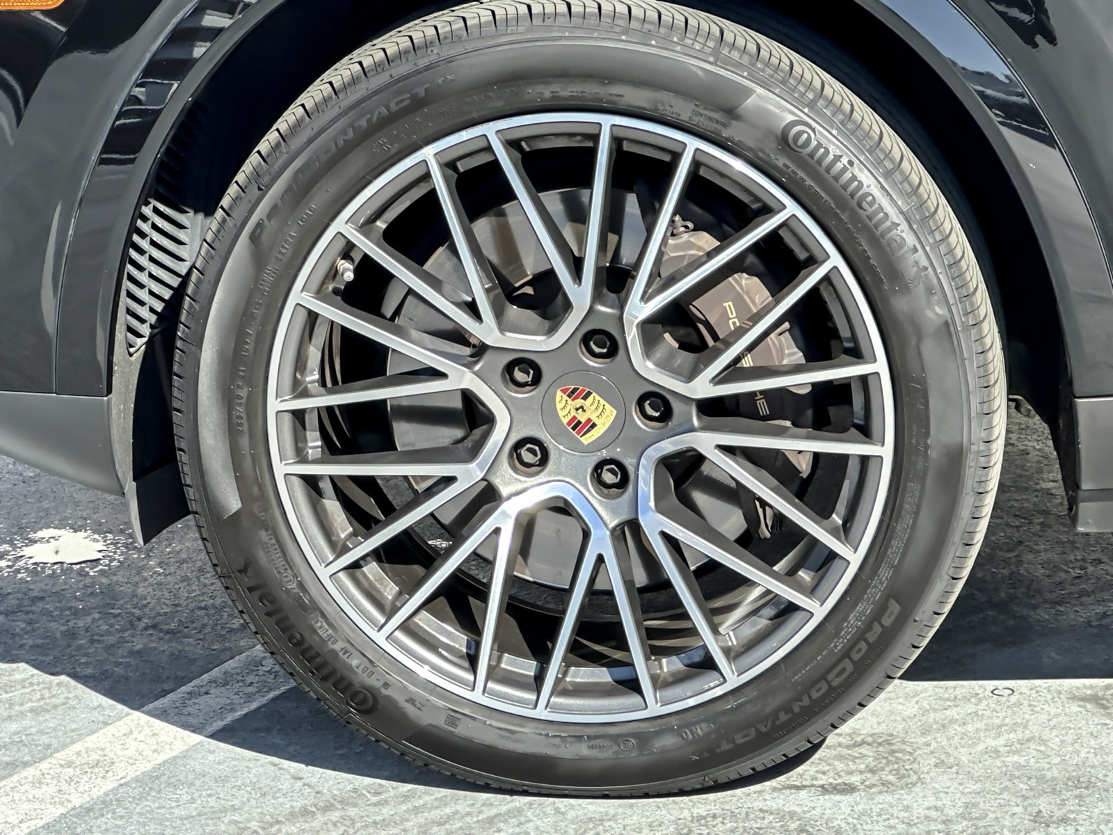 Certified 2023 Porsche Cayenne AWD/4WD image 33