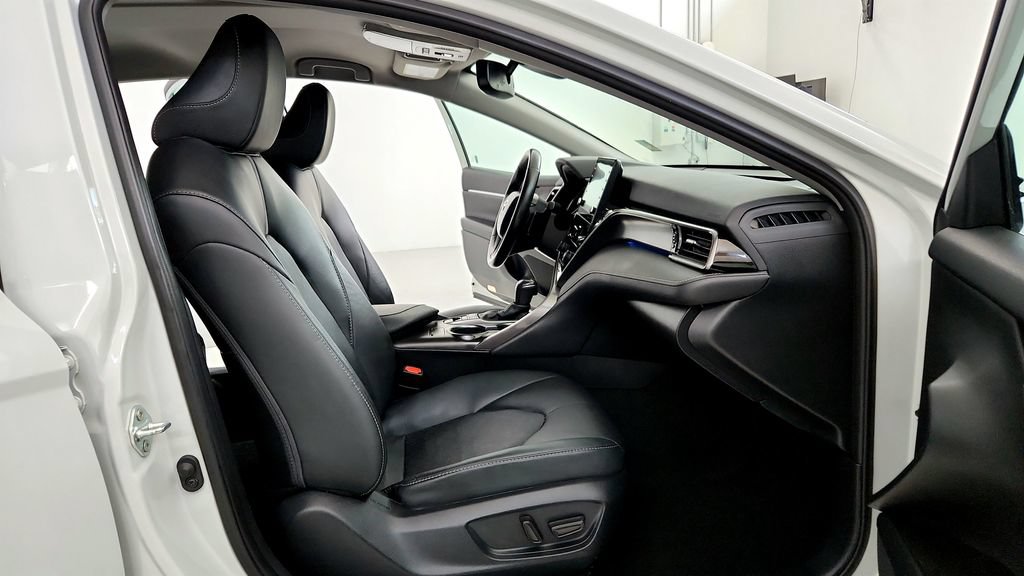 Used 2024 Toyota Camry XSE FWD image 17