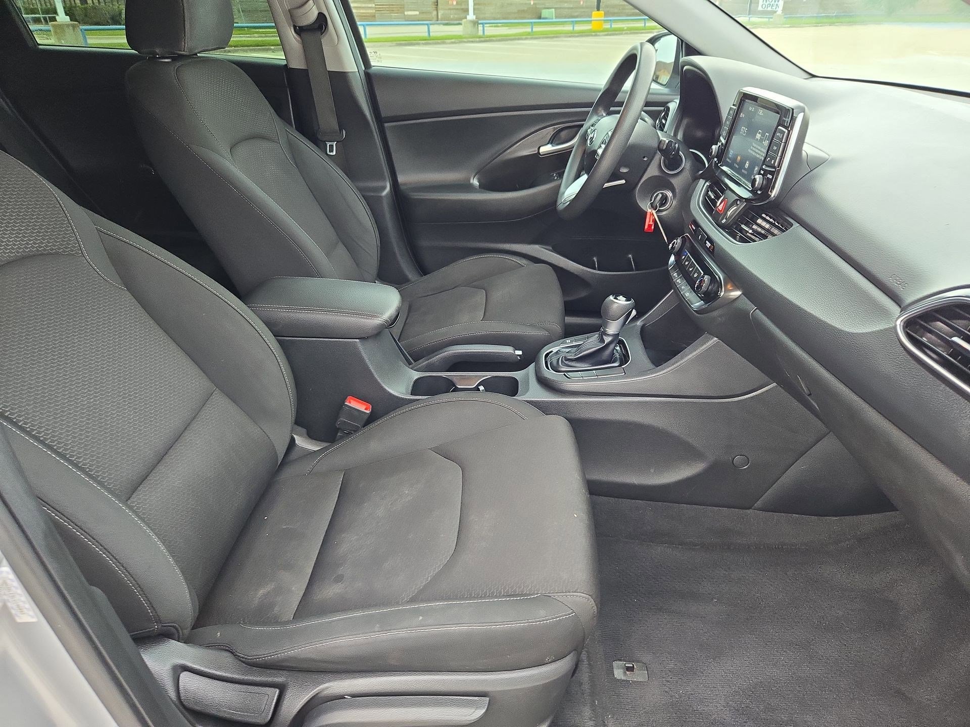 Used 2020 Hyundai Elantra GT image 28