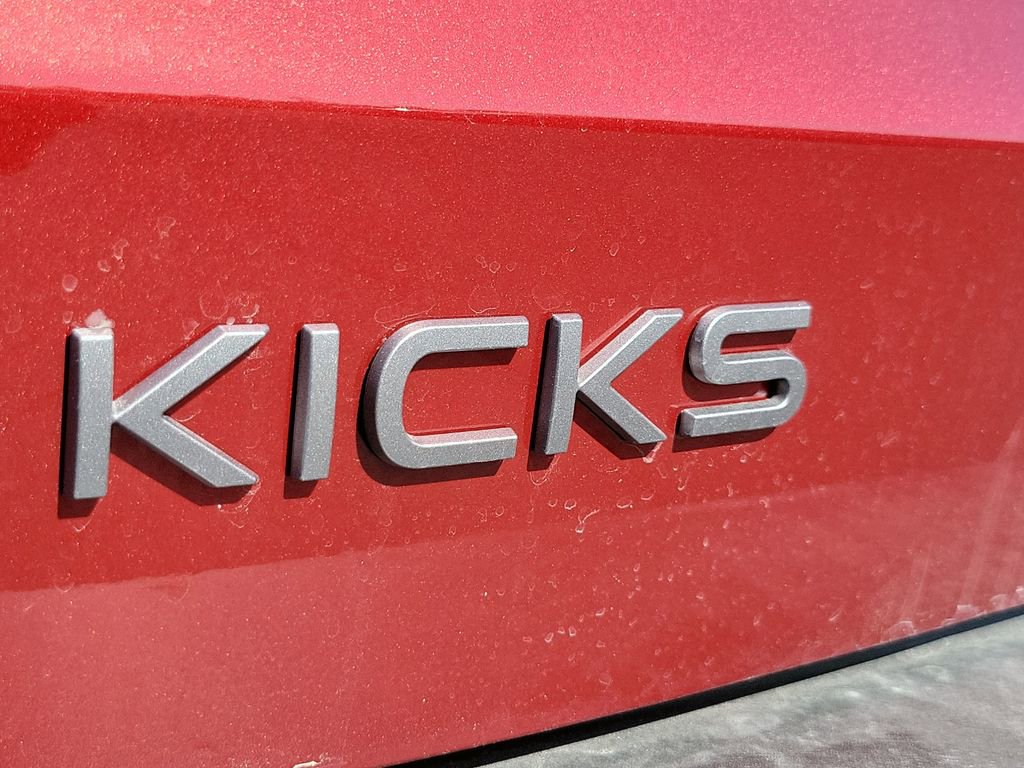 New 2026 Nissan Kicks SR image 3