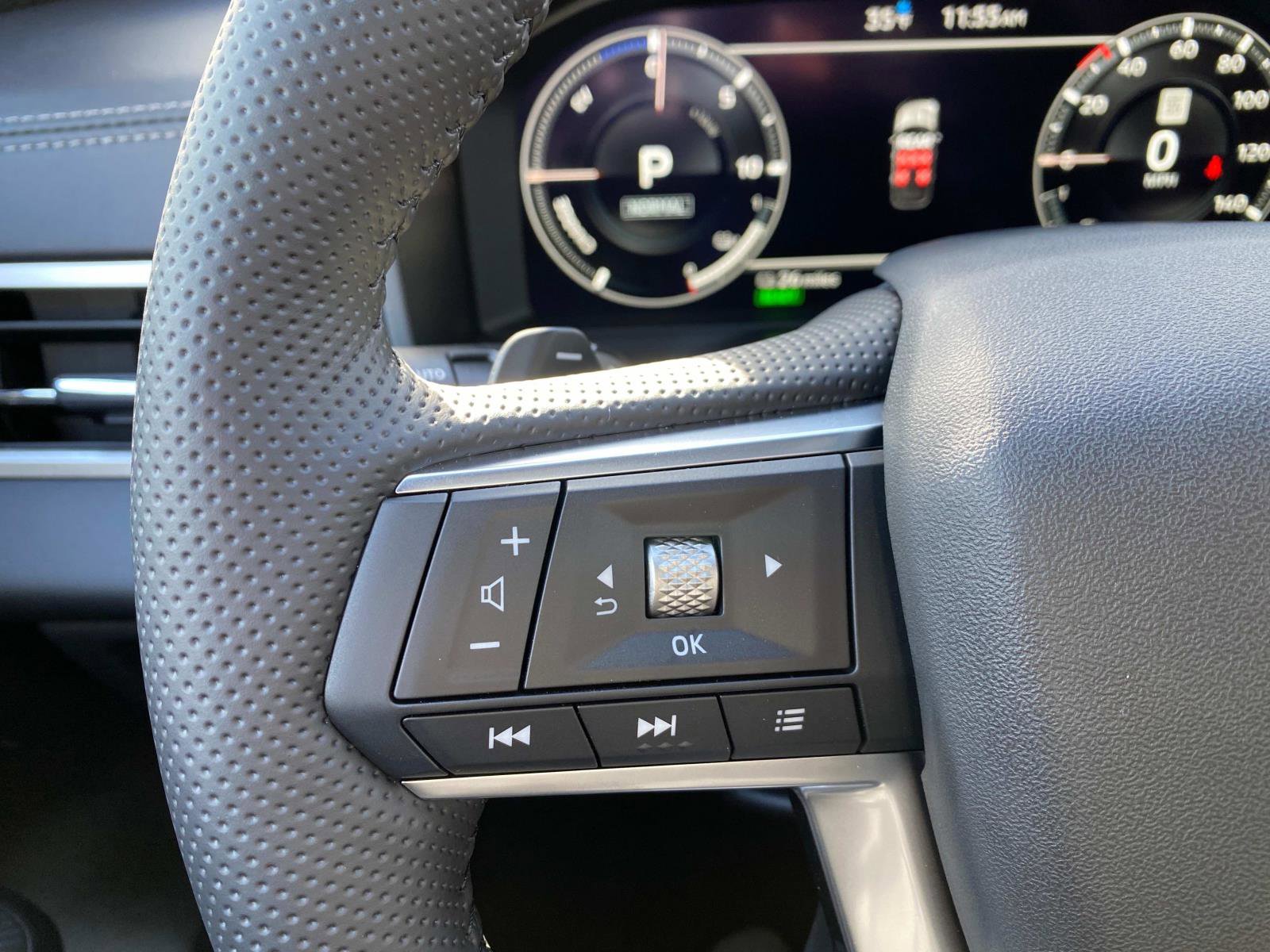 New 2025 Mitsubishi Outlander 4WD Plug-In Hybrid image 16