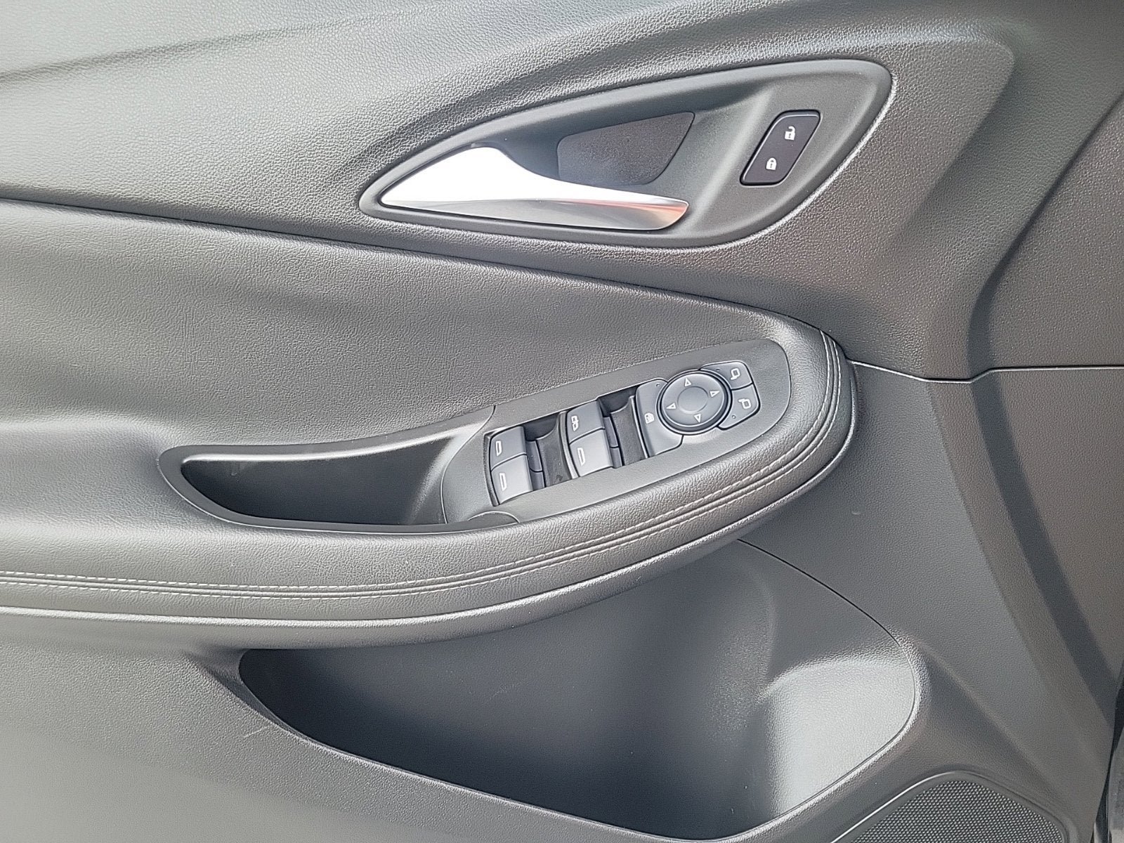 Certified 2024 Buick Encore GX Preferred w/ Comfort Package AWD/4WD image 19