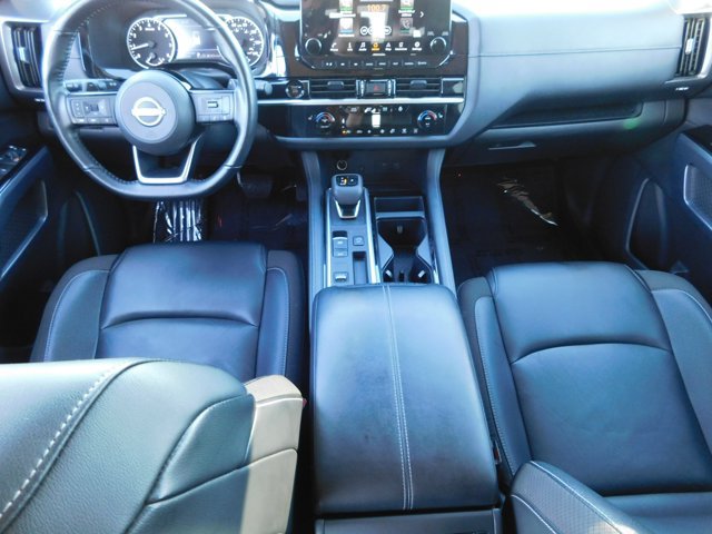 Used 2025 Nissan Pathfinder SL FWD image 24