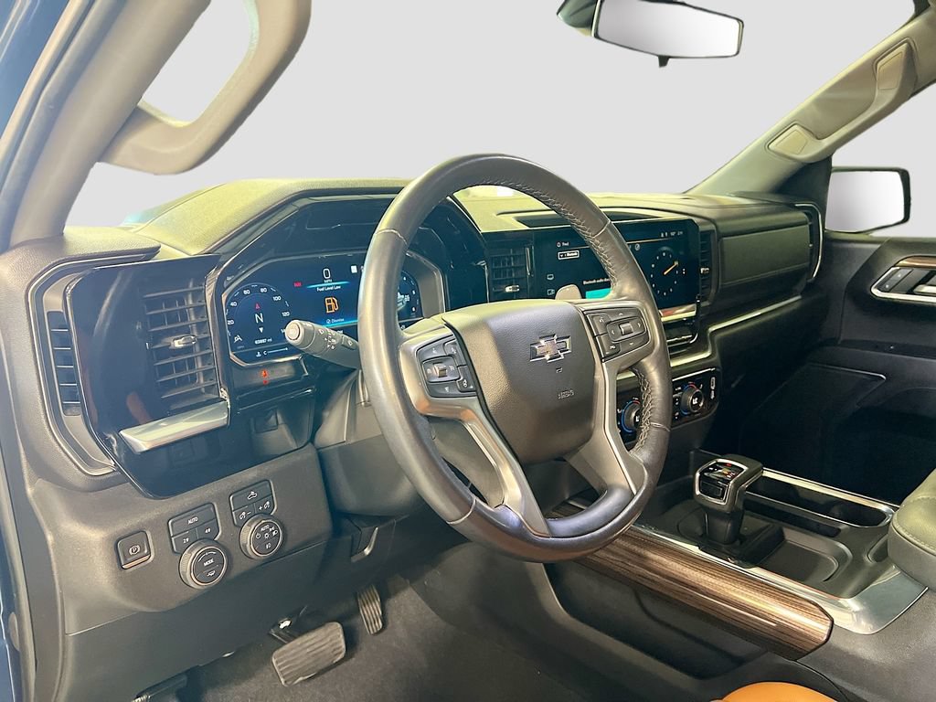 Used 2023 Chevrolet Silverado 1500 RST AWD/4WD image 9