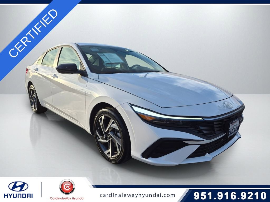 Used 2025 Hyundai Elantra SEL image 1