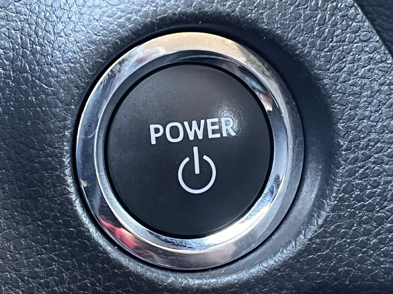 Used 2025 Toyota RAV4 XLE AWD/4WD image 19