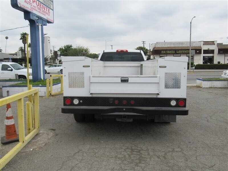 Used 2015 Chevrolet Silverado 3500 W/T RWD image 3