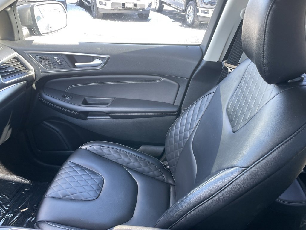 Used 2023 Ford Edge Titanium image 19