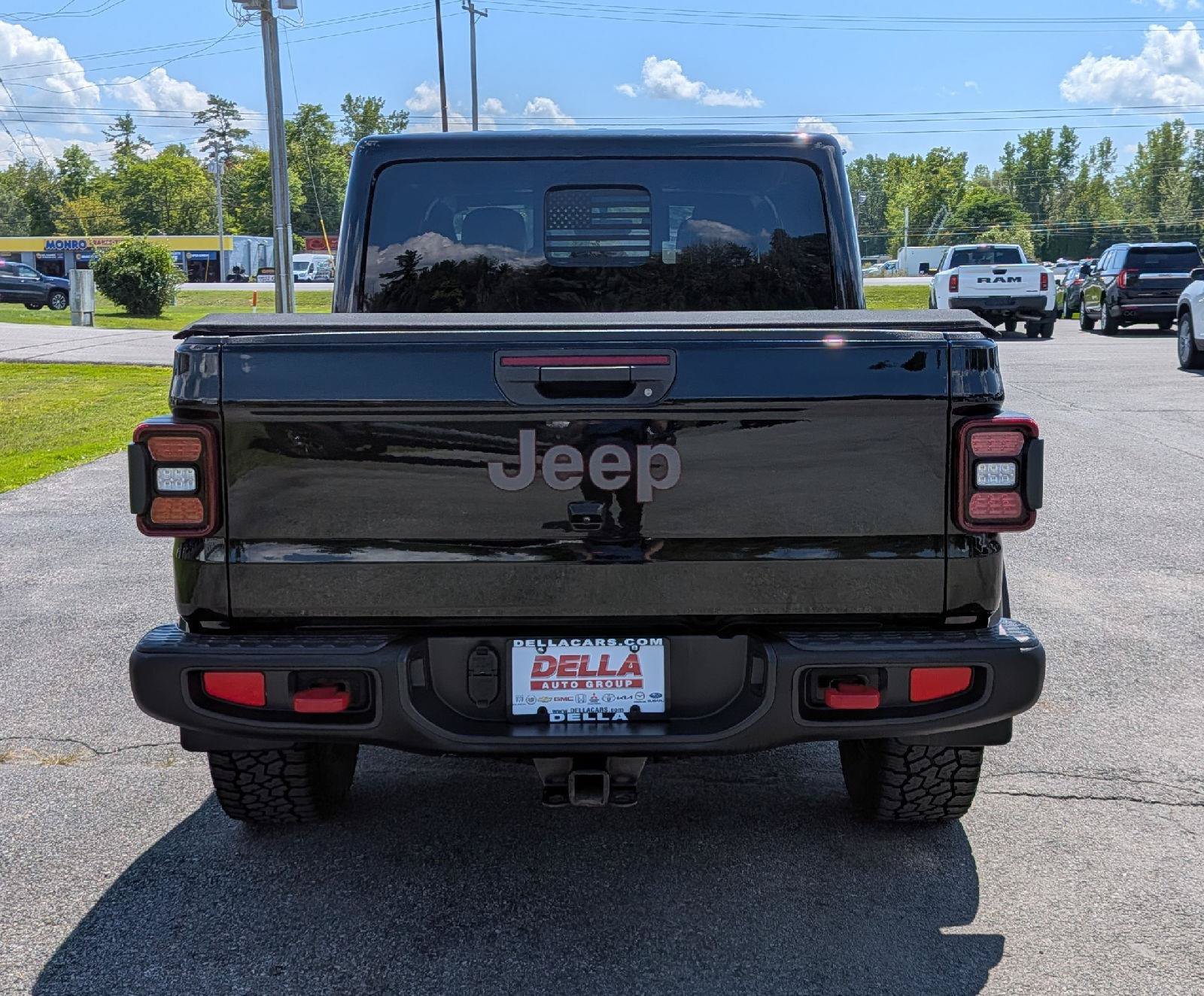Used 2022 Jeep Gladiator Rubicon w/ LED Lighting Group AWD/4WD image 9