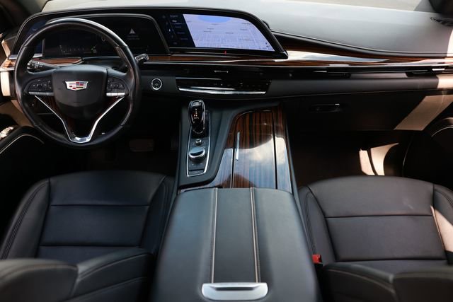 Used 2023 Cadillac Escalade ESV Luxury RWD image 2