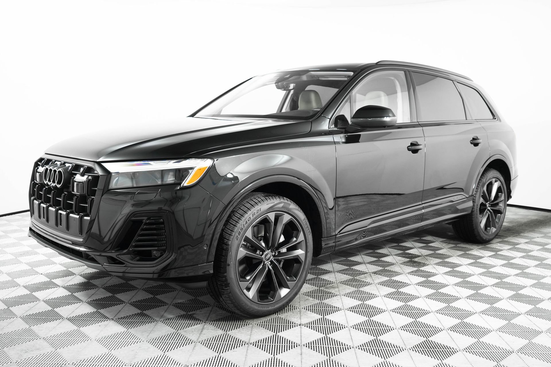 New 2025 Audi Q7 3.0T Premium Plus image 3
