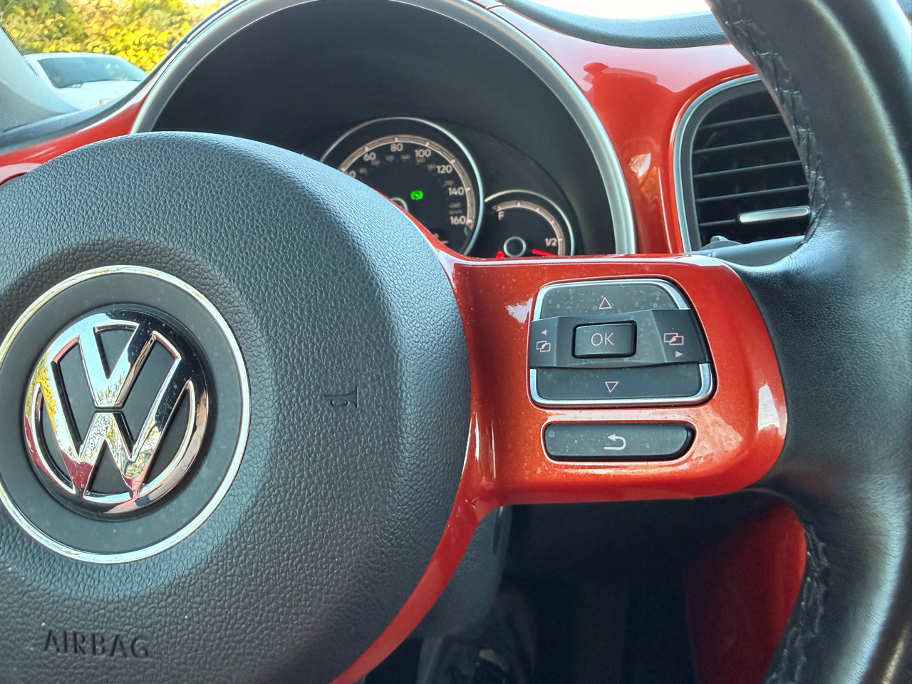 Used 2019 Volkswagen Beetle 2.0T SE image 24