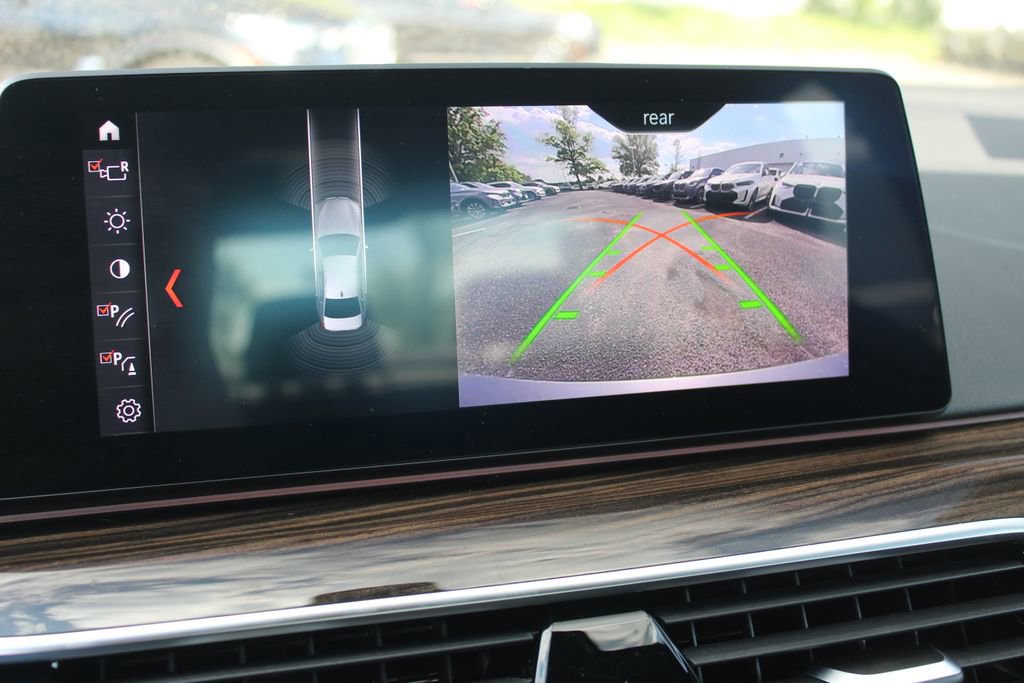 Used 2019 BMW 530i xDrive w/ Convenience Package AWD/4WD image 18