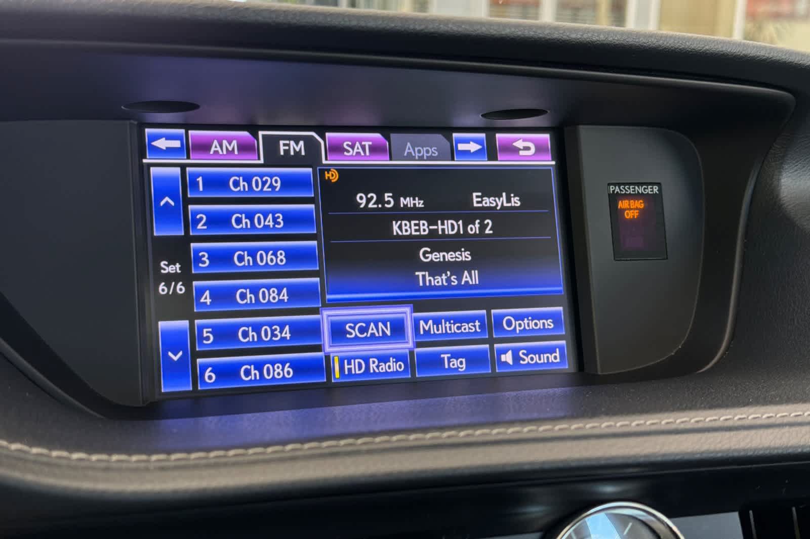 Used 2013 Lexus ES 300h w/ Luxury Pkg FWD image 19