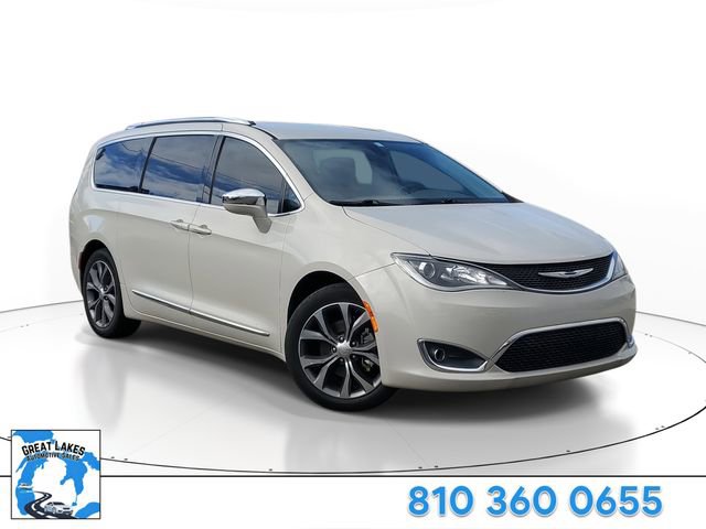 Used 2017 Chrysler Pacifica Limited w/ UConnect Theater Package image 1