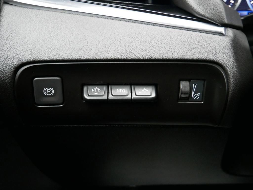 Used 2024 Buick Enclave Avenir w/ Avenir Technology Package image 22