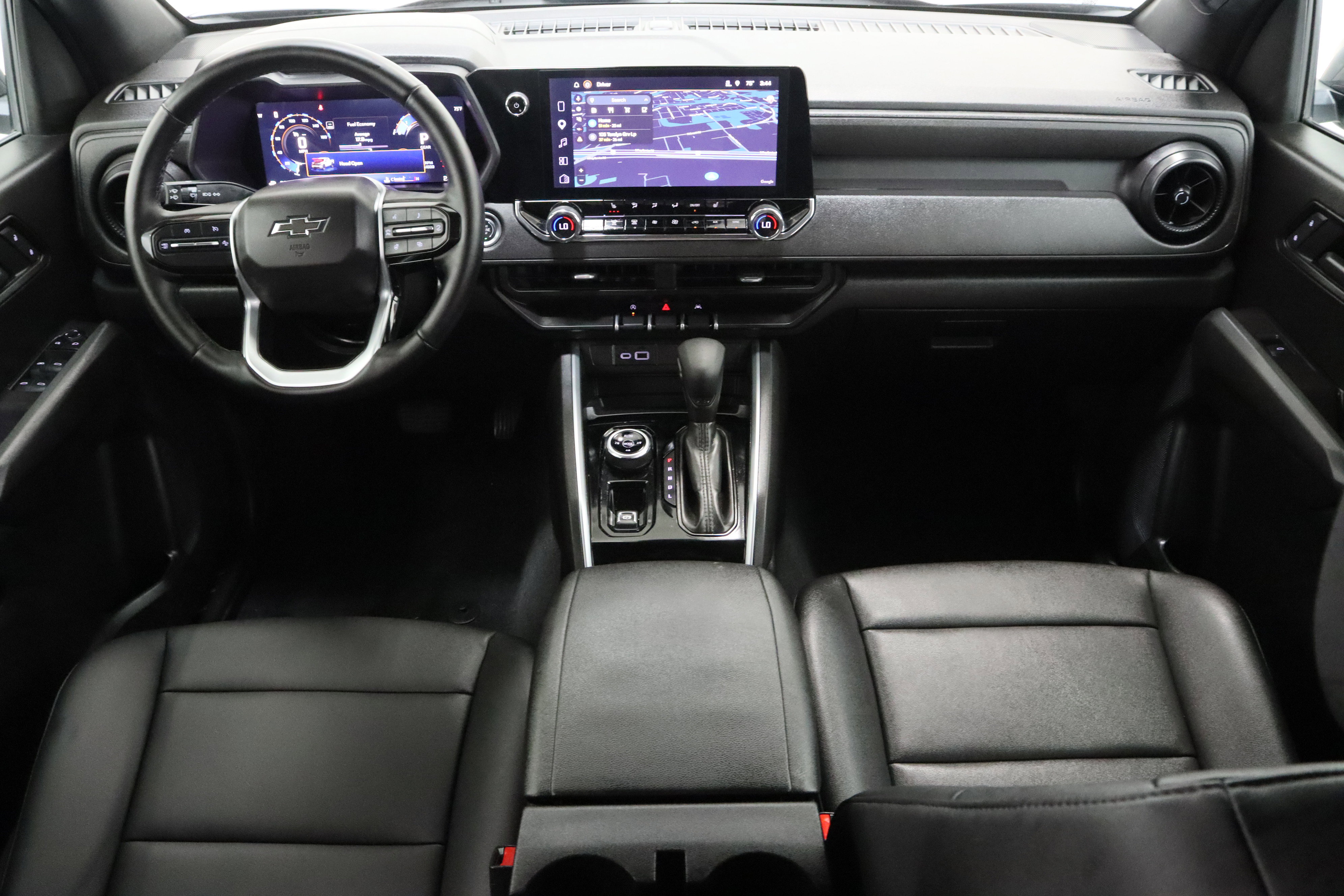 Used 2025 Chevrolet Colorado Trail Boss image 31