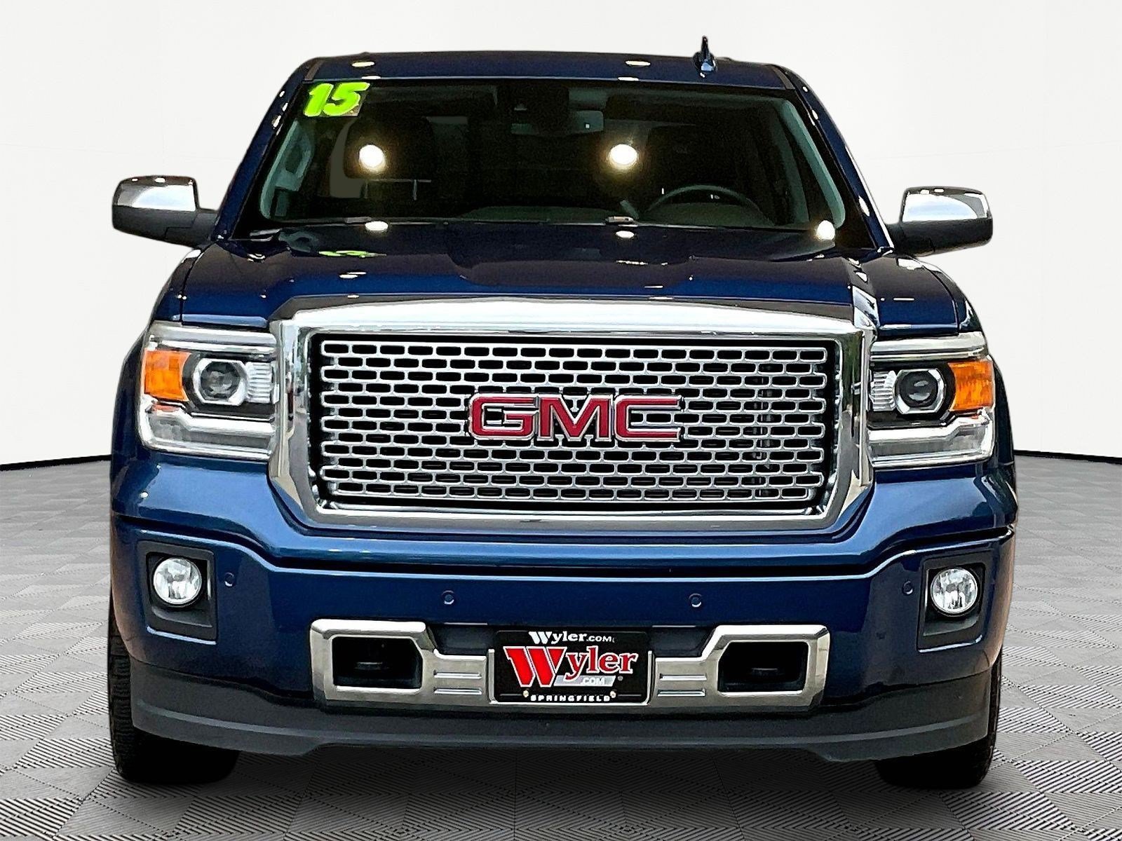 Used 2015 GMC Sierra 1500 Denali w/ Driver Alert Package AWD/4WD image 2