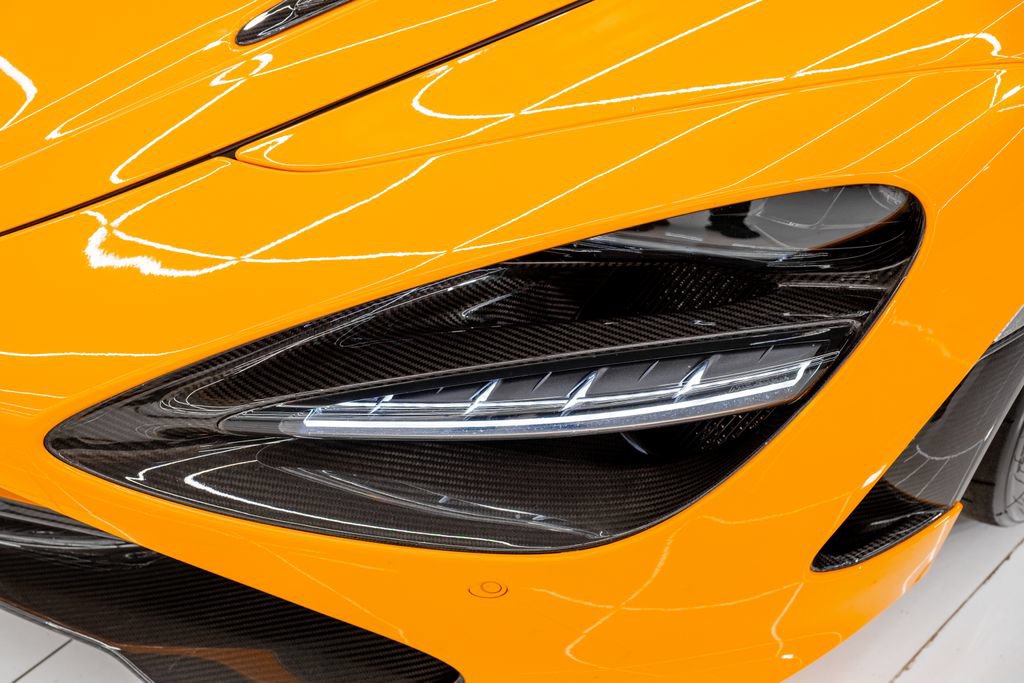 Used 2020 McLaren 720S Spider RWD image 9