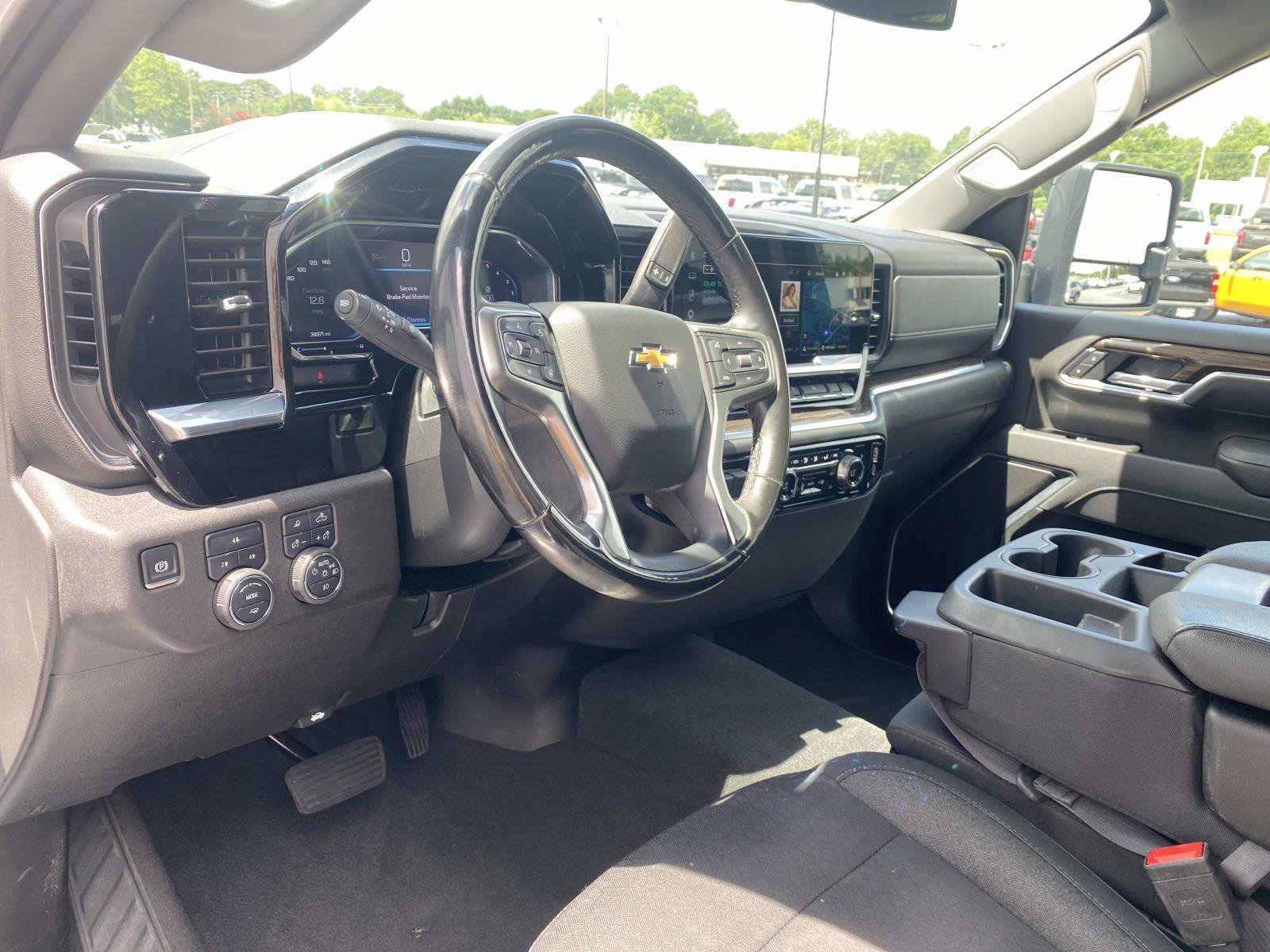 Used 2025 Chevrolet Silverado 3500 LT w/ Safety Package AWD/4WD image 20